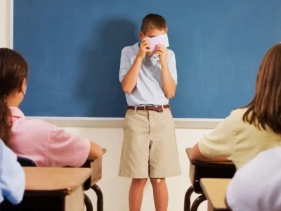 Tự ti là gì và cách vượt qua rào cản tâm lý để phát triển bản thân