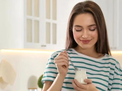 Váng Sữa: Lợi Ích và Tác Hại Cần Biết Cho Trẻ Em và Người Lớn